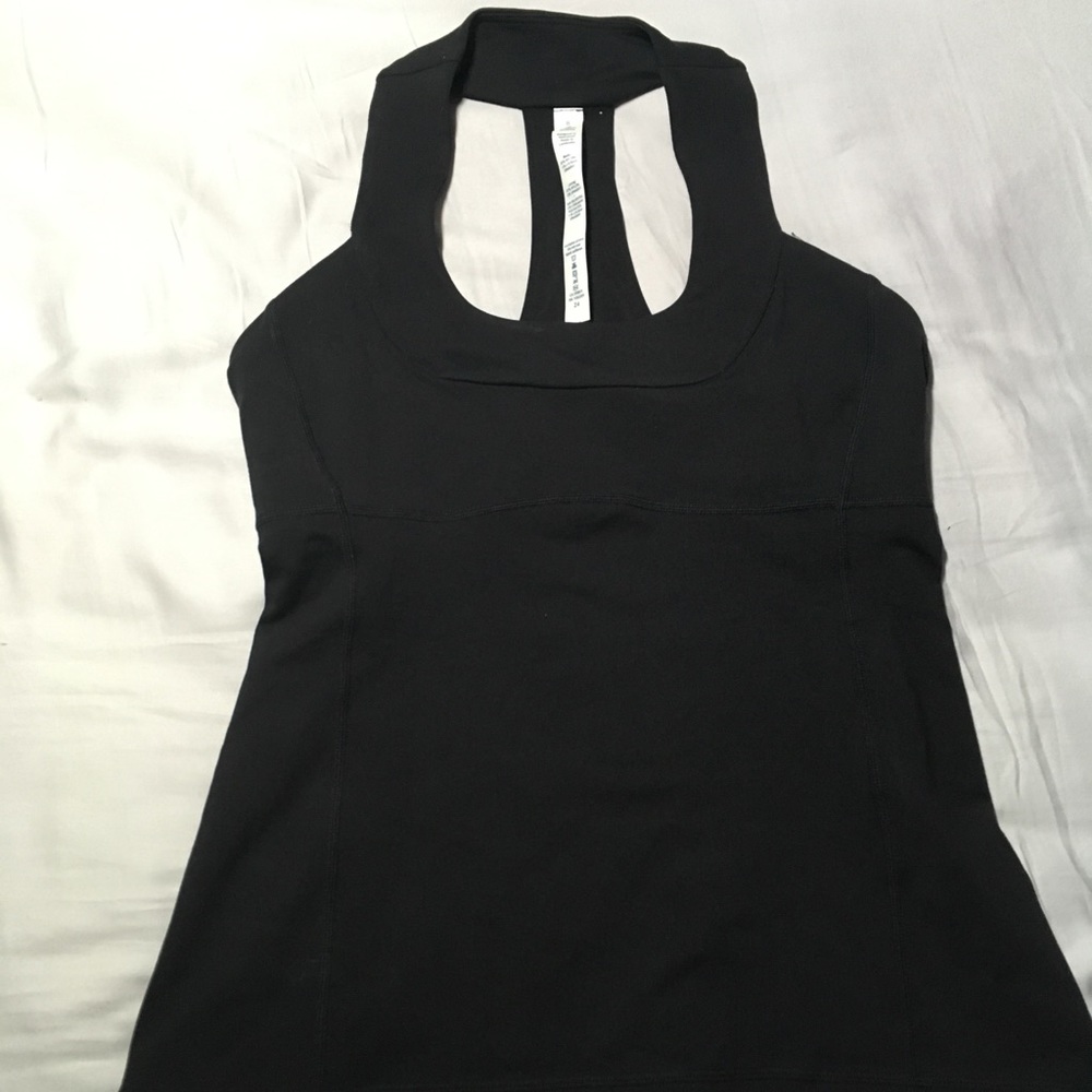 Black scoop neck lululemon tank top